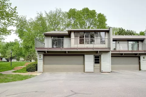 1422 Arden View Dr, Arden Hills, MN 55112