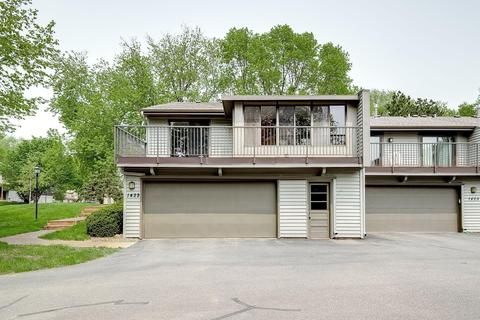 1422 Arden View Dr, Arden Hills, MN 55112