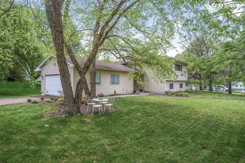 11805 44th Ave N, Plymouth, MN 55442