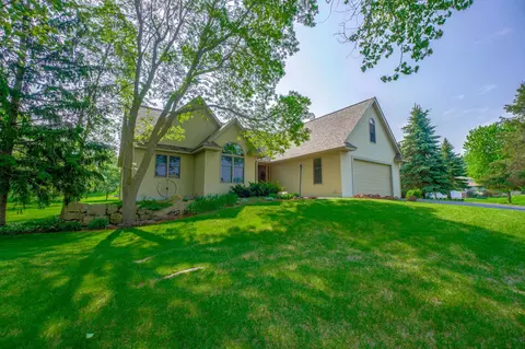238 Sunwood Valley Ln, River Falls, WI 54022