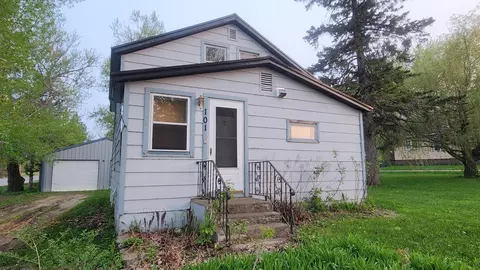 101 Cherry St NW, Bertha, MN 56437