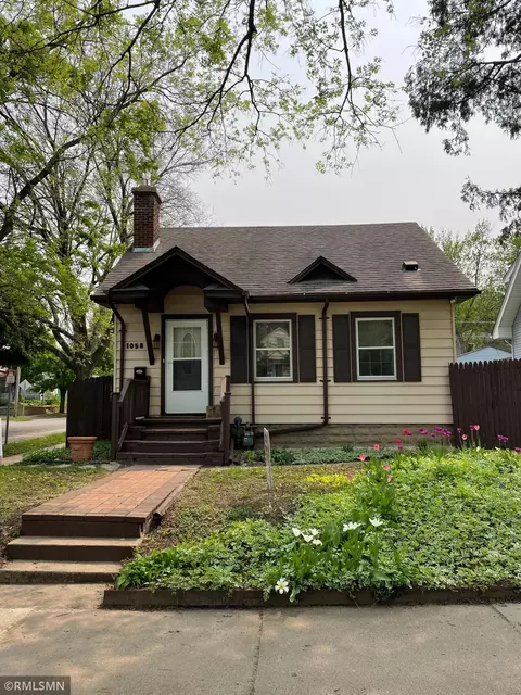 1058 Margaret St, Saint Paul, MN 55106