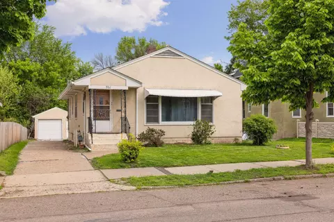951 6th St E, Saint Paul, MN 55106