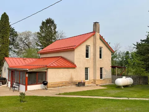 5826 County 21, La Crescent, MN 55947 photo 1