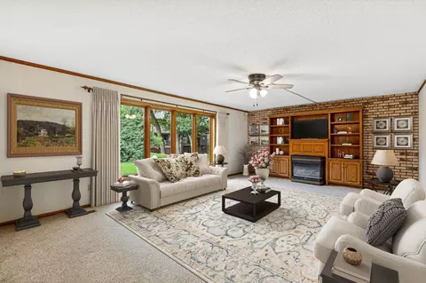 5785 Royal Oaks Dr, Shoreview, MN 55126