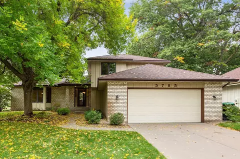 5785 Royal Oaks Dr, Shoreview, MN 55126