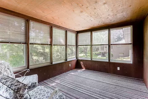 9424 Thomas Rd, Bloomington, MN 55431 photo 15