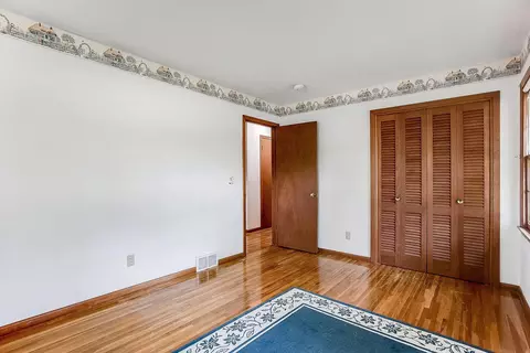 9424 Thomas Rd, Bloomington, MN 55431 photo 9