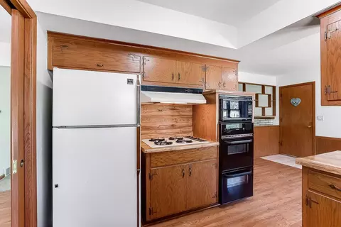 9424 Thomas Rd, Bloomington, MN 55431 photo 6