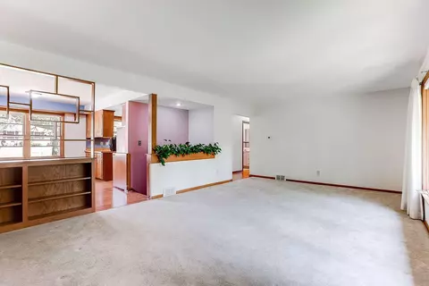 9424 Thomas Rd, Bloomington, MN 55431 photo 4