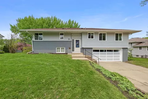 3508 W 102nd St, Bloomington, MN 55431
