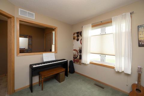 1508 3rd St SE, New Prague, MN 56071
