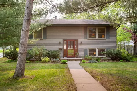 566 N Falls St, River Falls, WI 54022
