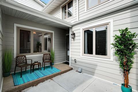6729 W 82nd St, Bloomington, MN 55438
