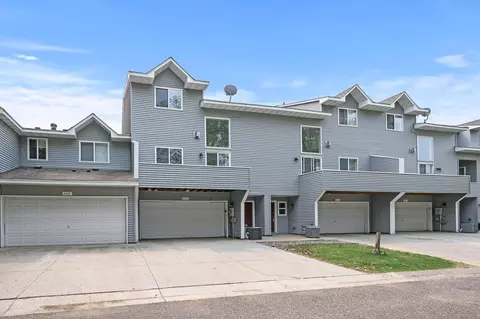 631 Woodduck Dr, Woodbury, MN 55125
