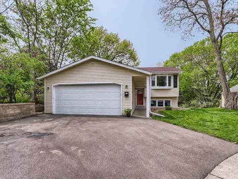 1337 Winchell St, Saint Paul, MN 55106