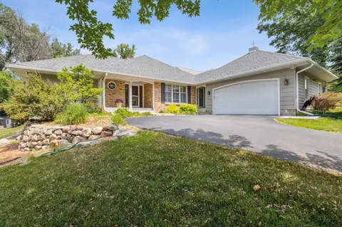 465 Marie Ave W, West Saint Paul, MN 55118