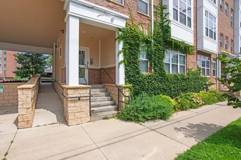 310 E 18th St #101, Minneapolis, MN 55404