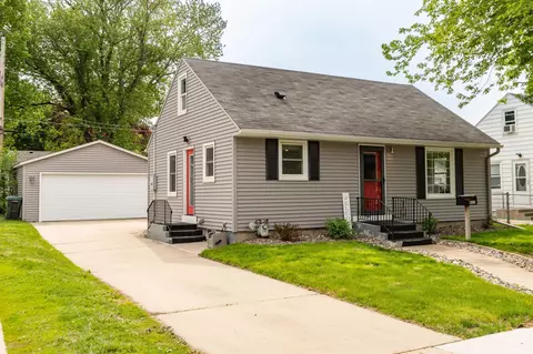 812 17th Ave NE, Rochester, MN 55906