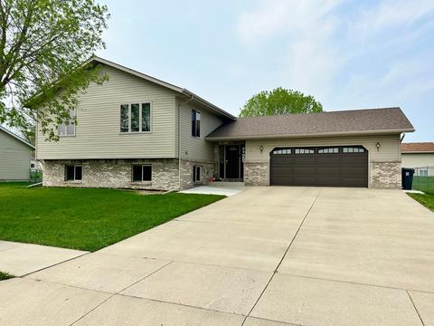 214 Legion Field Rd, Marshall, MN 56258