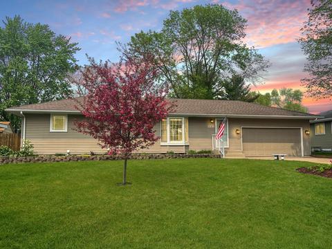 801 Paul Pkwy NE, Blaine, MN 55434