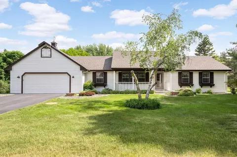 12215 Westridge Ln, Minnetonka, MN 55305