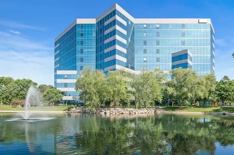 5601 Smetana Dr #408, Minnetonka, MN 55343