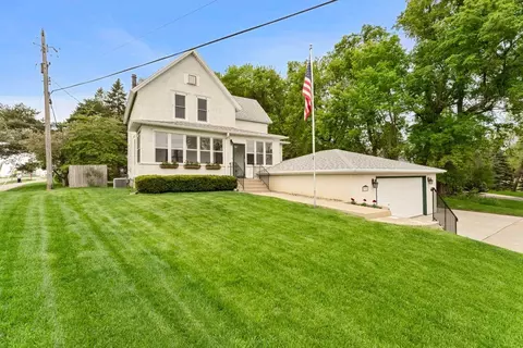 1975 Walsh Ln, Mendota Heights, MN 55118