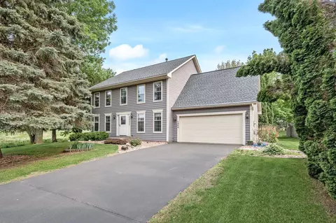 1344 Interlachen Dr, Eagan, MN 55123
