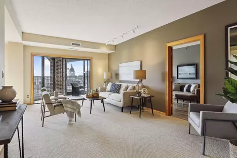 1235 Yale Pl #704, Minneapolis, MN 55403