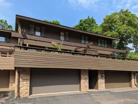 101 Birnamwood Dr, Burnsville, MN 55337