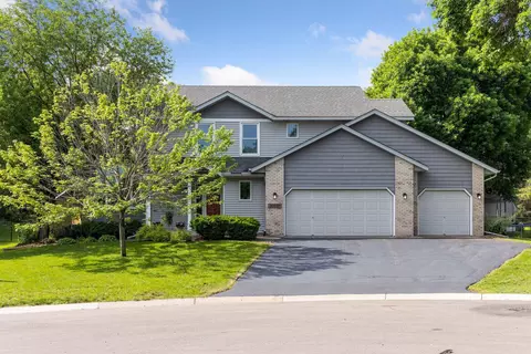 20930 Jameswood Ct, Lakeville, MN 55044