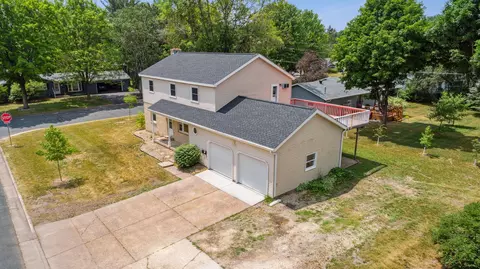 605 N Winter St, River Falls, WI 54022