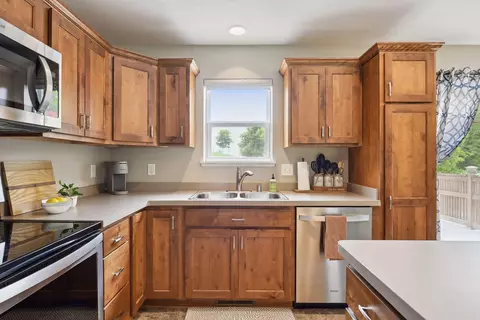 1095 Hickory Curv, Watertown, MN 55388