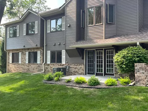 12621 Sherwood Pl #C11L, Minnetonka, MN 55305