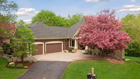 1 Pine Rd, North Oaks, MN 55127
