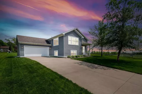 725 Washington St, Kenyon, MN 55946