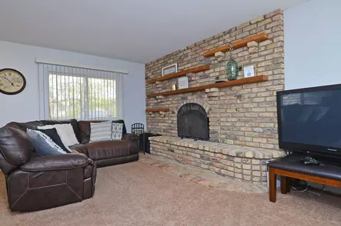 1239 Timbershore Ln, Eagan, MN 55123