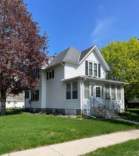 603 3rd St SE, Willmar, MN 56201