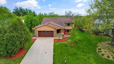 832 Cornwallis Ct, Eagan, MN 55123