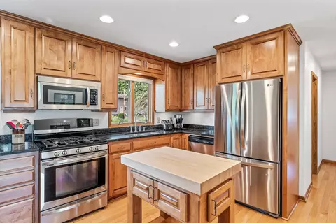 2781 16th Ter NW, New Brighton, MN 55112
