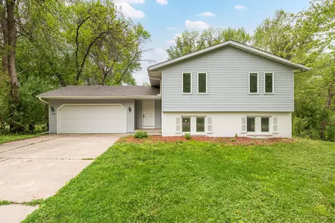 5440 Wedgewood Dr, Shorewood, MN 55331