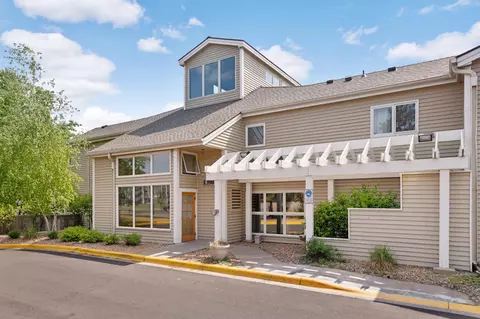 1390 Carling Dr #203, Saint Paul, MN 55108