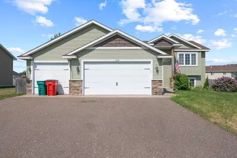 1039 Taft St S, Cambridge, MN 55008