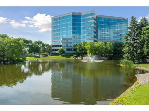 5601 Smetana Dr #417, Minnetonka, MN 55343