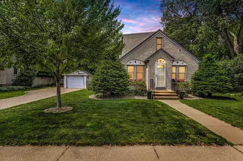 991 Seminole Ave, West Saint Paul, MN 55118