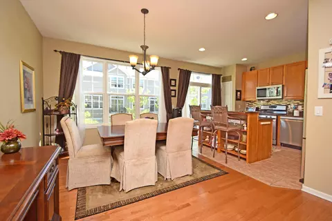 5203 Scott Trl, Robbinsdale, MN 55422
