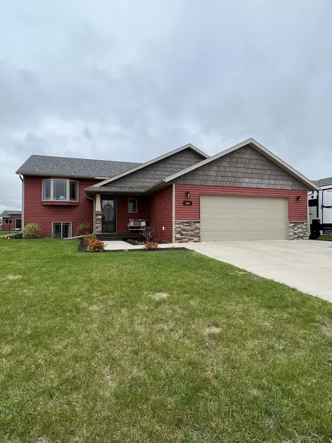 504 Knox St, Thief River Falls, MN 56701