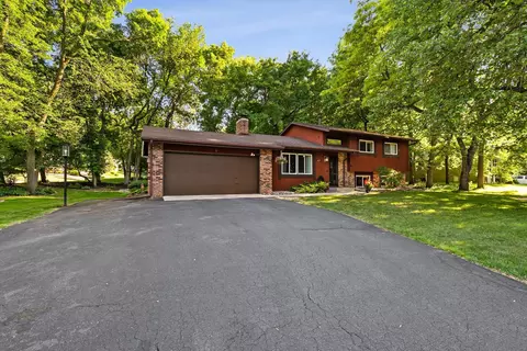 609 Pheasant Run, Burnsville, MN 55337