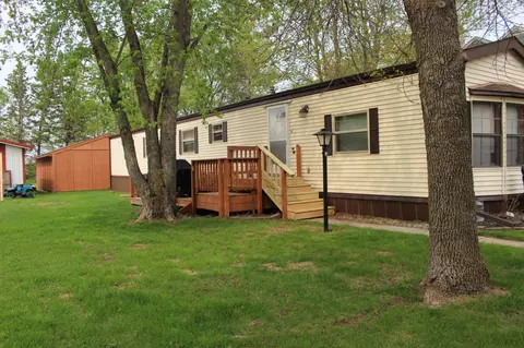 216 Cherry St NW, Bertha, MN 56437